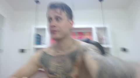 Snapshot of leo_cumming01 chatting on February 8, 2025, 5:18 pm Yesid online show from February 8, 2025, 5:18 pm