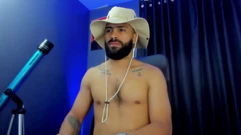 Leo  Diaz online show from December 31, 2024, 5:22 am