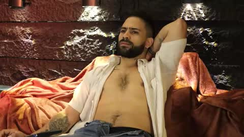 Leo  Diaz online show from October 8, 2025, 10:40 pm