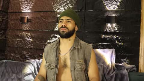 Leo  Diaz online show from October 21, 2025, 12:55 am