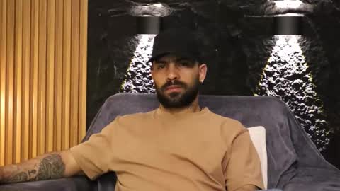 Leo  Diaz online show from February 20, 2026, 6:26 am