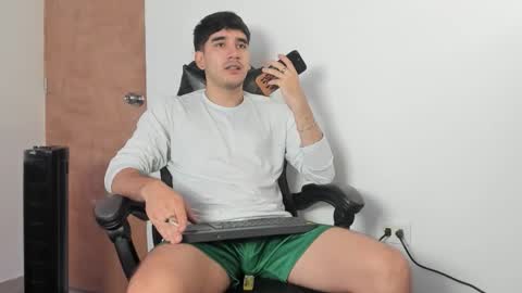 Leo Jones online show from December 22, 2025, 4:26 pm