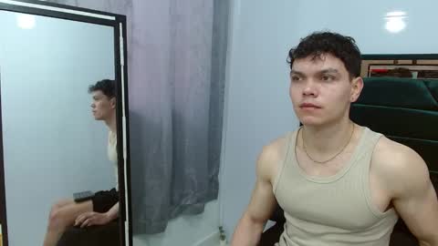 Snapshot of leo_morris chatting on December 21, 2024, 2:15 pm leo_morris online show from December 21, 2024, 2:15 pm