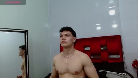 Snapshot of leo_morris chatting on January 14, 2025, 12:22 am leo_morris online show from January 14, 2025, 12:22 am