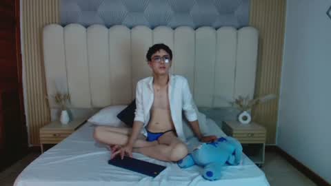 Snapshot of leo_williams_ chatting on June 30, 2026, 12:06 pm Leo Williams online show from June 30, 2026, 12:06 pm