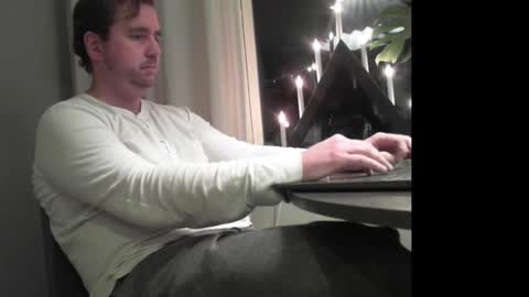 Snapshot of leofromsweden chatting on December 4, 2024, 9:24 pm Leofromsweden online show from December 4, 2024, 9:24 pm