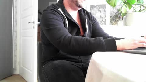 Snapshot of leofromsweden chatting on February 11, 2026, 1:16 pm Leofromsweden online show from February 11, 2026, 1:16 pm