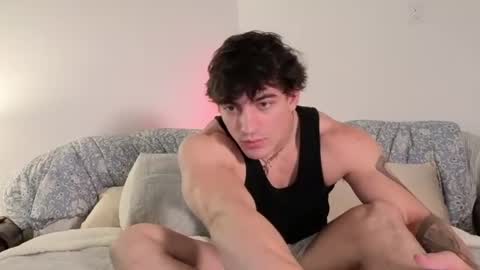 Snapshot of leogoldt chatting on June 18, 2026, 8:57 pm leogoldt online show from June 18, 2026, 8:57 pm