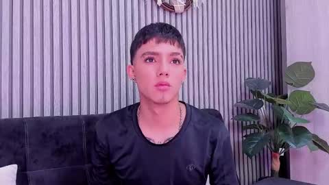 leohard_ online show from January 10, 2026, 12:29 pm