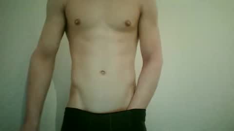 leon_071 online show from February 6, 2026, 7:39 pm