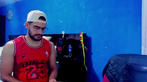 Leon Hart online show from December 22, 2024, 9:42 pm