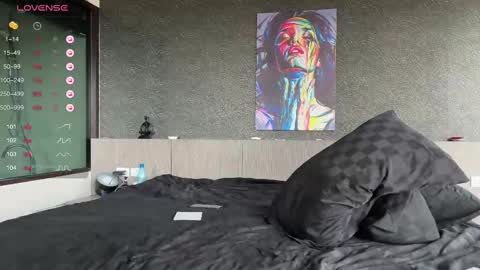 Leon online show from February 24, 2025, 1:24 am