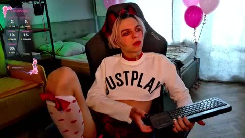 Leon online show from February 9, 2025, 8:22 am