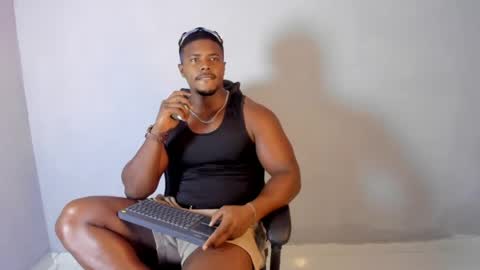 Snapshot of leonardo_jones1 chatting on June 3, 2026, 1:19 am Leandro jones online show from June 3, 2026, 1:19 am