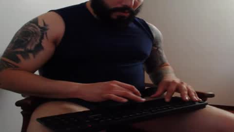 leonidas_murfi71 online show from March 5, 2025, 10:21 pm