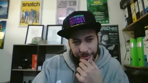 Snapshot of leonidascum chatting on February 24, 2026, 10:57 am leonidascum online show from February 24, 2026, 10:57 am