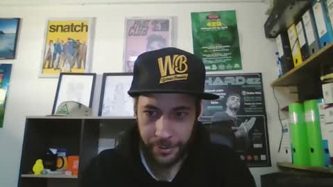 Snapshot of leonidascum chatting on April 1, 2026, 8:04 am leonidascum online show from April 1, 2026, 8:04 am