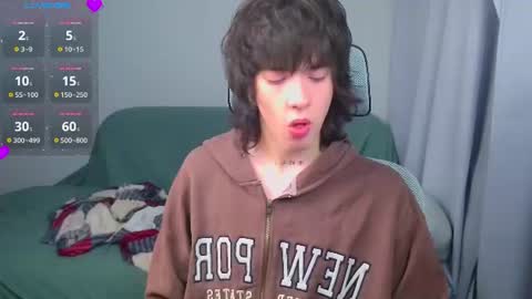 leonkissboy online show from July 26, 2026, 8:10 am