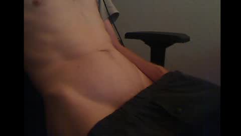 Snapshot of leonmx93 chatting on May 23, 2026, 10:03 pm leonmx online show from May 23, 2026, 10:03 pm