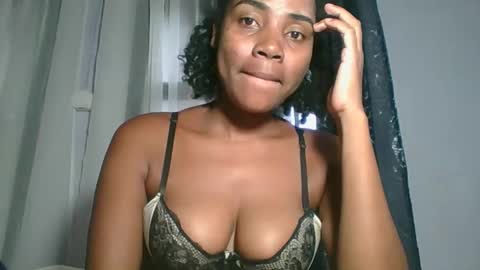 Snapshot of leonnida chatting on April 5, 2026, 9:39 am leonnida online show from April 5, 2026, 9:39 am
