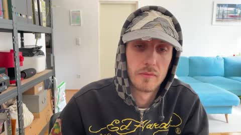 Leon online show from March 24, 2026, 8:52 am