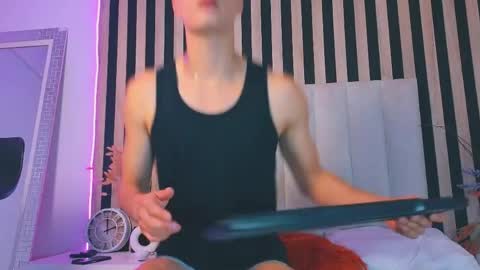 Snapshot of leotease chatting on April 25, 2026, 7:11 pm leotease online show from April 25, 2026, 7:11 pm