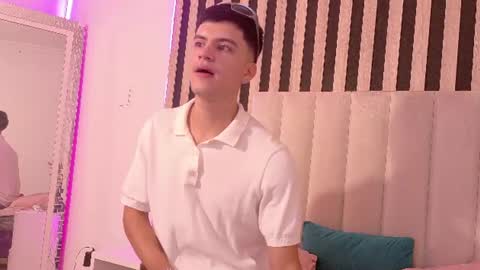 leotease online show from July 11, 2026, 7:05 pm