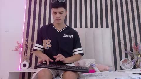 leotease online show from July 14, 2026, 7:08 pm