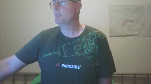 homquisgode online show from November 14, 2025, 5:06 am