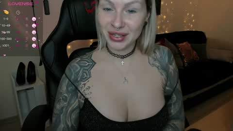 Snapshot of lerika_moore chatting on February 2, 2025, 6:20 pm Lerika Moore online show from February 2, 2025, 6:20 pm