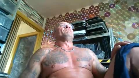 Snapshot of lesek0352 chatting on June 28, 2026, 4:57 pm lesek0352 online show from June 28, 2026, 4:57 pm