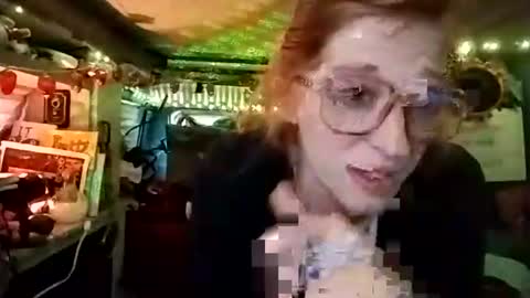 LesleyGumGrass- The Boring Trans girl online show from November 11, 2025, 1:33 pm