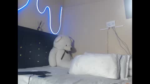 Snapshot of leslie_bebby2 chatting on September 12, 2025, 11:15 pm leslie online show from September 12, 2025, 11:15 pm