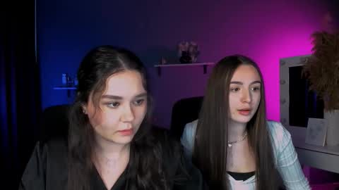 Snapshot of leslie_bird chatting on October 1, 2025, 1:28 pm leslie_bird online show from October 1, 2025, 1:28 pm