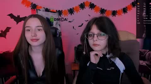 Snapshot of leslie_bird chatting on October 23, 2025, 8:57 am leslie_bird online show from October 23, 2025, 8:57 am