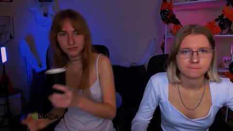 Snapshot of leslie_bird chatting on October 28, 2025, 9:46 am leslie_bird online show from October 28, 2025, 9:46 am