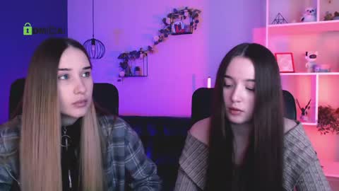 leslie_bird online show from April 20, 2026, 9:01 am