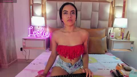 Snapshot of lesliebush chatting on October 26, 2025, 12:22 pm LeslieBush online show from October 26, 2025, 12:22 pm