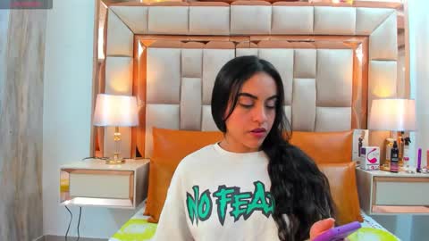 Snapshot of lesliebush chatting on November 9, 2025, 11:08 am LeslieBush online show from November 9, 2025, 11:08 am