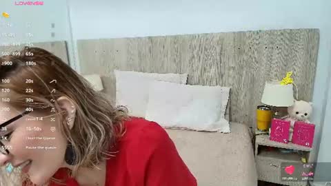 Lesly Santodomingo online show from July 28, 2026, 11:28 am