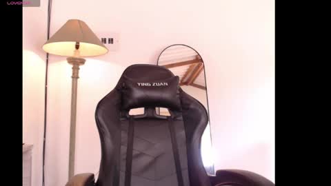 Snapshot of leslycarsson chatting on April 21, 2026, 9:06 pm lesly online show from April 21, 2026, 9:06 pm