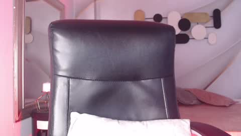 Less  online show from December 24, 2024, 4:19 pm