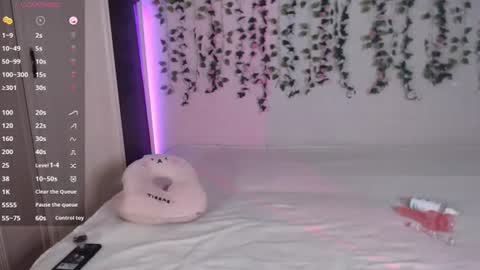 Snapshot of lessy_lasska chatting on July 26, 2026, 3:36 am Lessy online show from July 26, 2026, 3:36 am