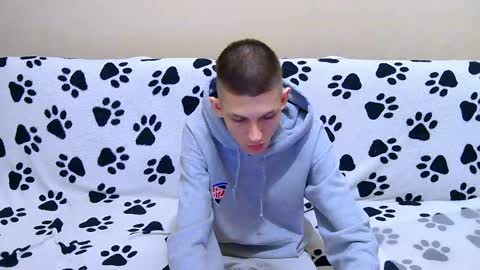 lester_broo online show from April 4, 2026, 8:17 pm