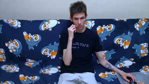 Snapshot of lester_broo chatting on June 17, 2026, 9:49 pm lester_broo online show from June 17, 2026, 9:49 pm