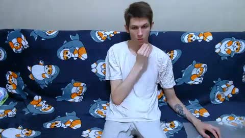 Snapshot of lester_broo chatting on July 1, 2026, 9:14 pm lester_broo online show from July 1, 2026, 9:14 pm