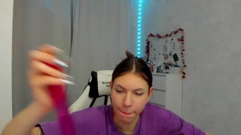 Fiona online show from December 5, 2024, 1:36 am