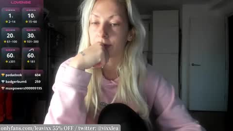 LeaVixx online show from November 3, 2025, 4:30 pm