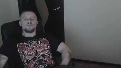 lev1ngston online show from January 8, 2025, 7:03 am