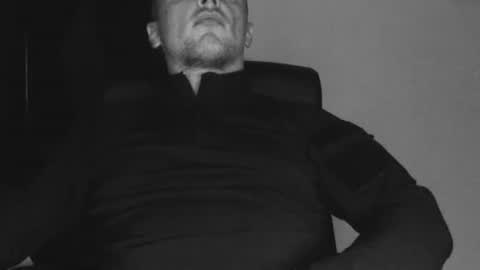 lev1ngston online show from September 9, 2025, 10:09 pm